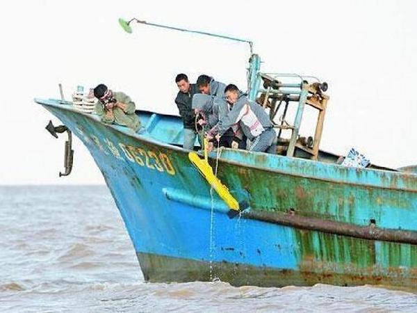中国渔民捞到什么武器，专家看完惊呆了